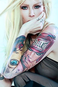 Jenna Jameson Converts To Judaism